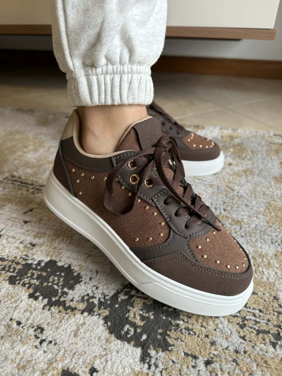 Sapatilha Chocolate Com Tachas